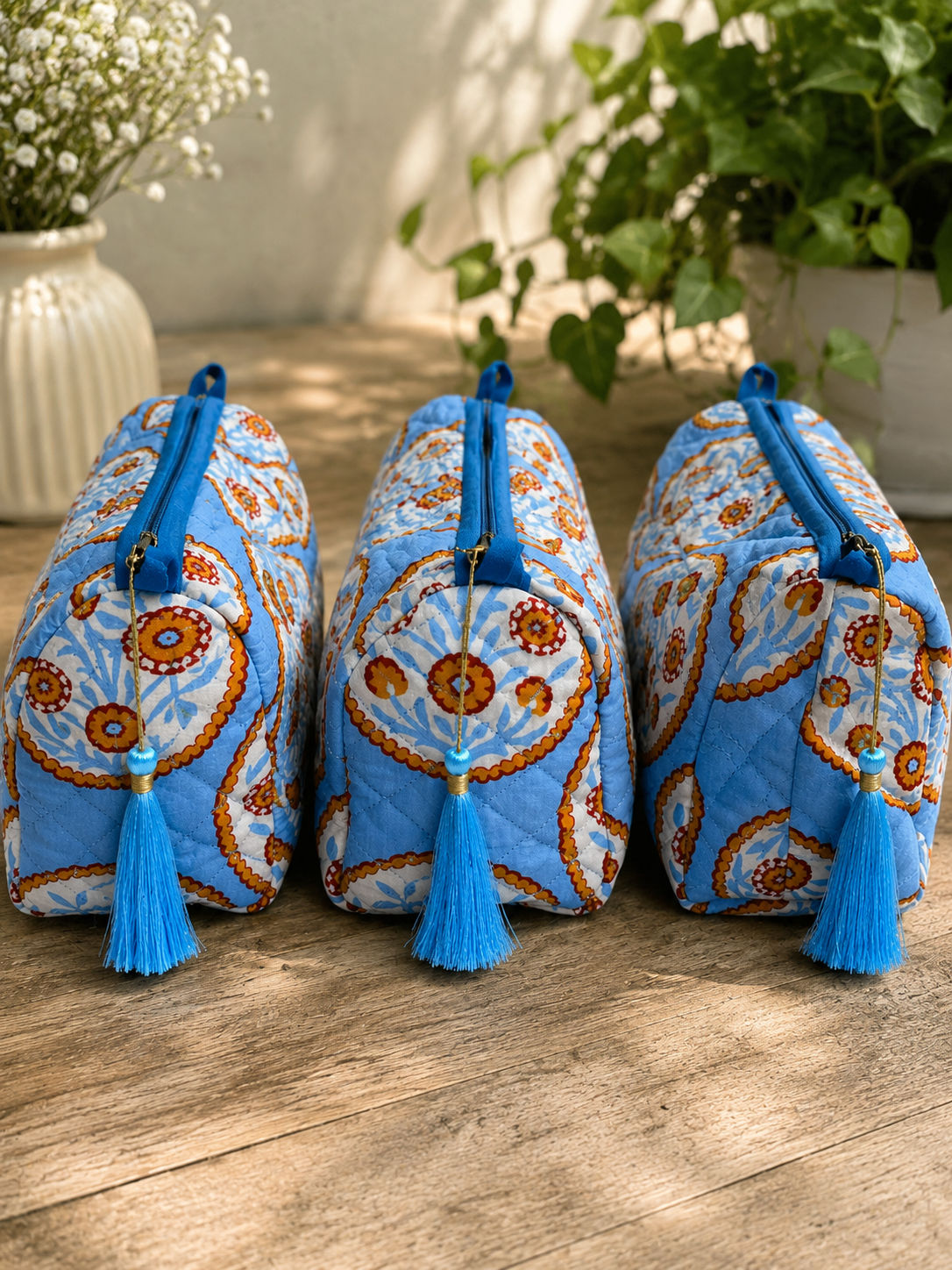 Floral Motif Print Pouch Set